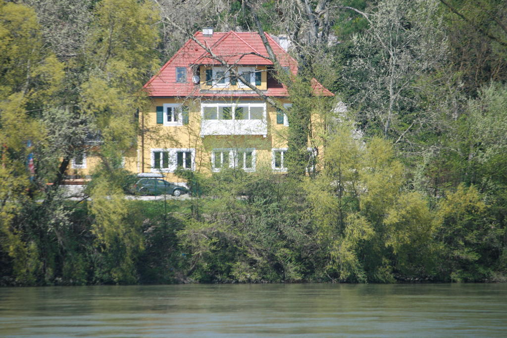 Gaestehaus Egger Эммерсдорф-на-Дунае Экстерьер фото